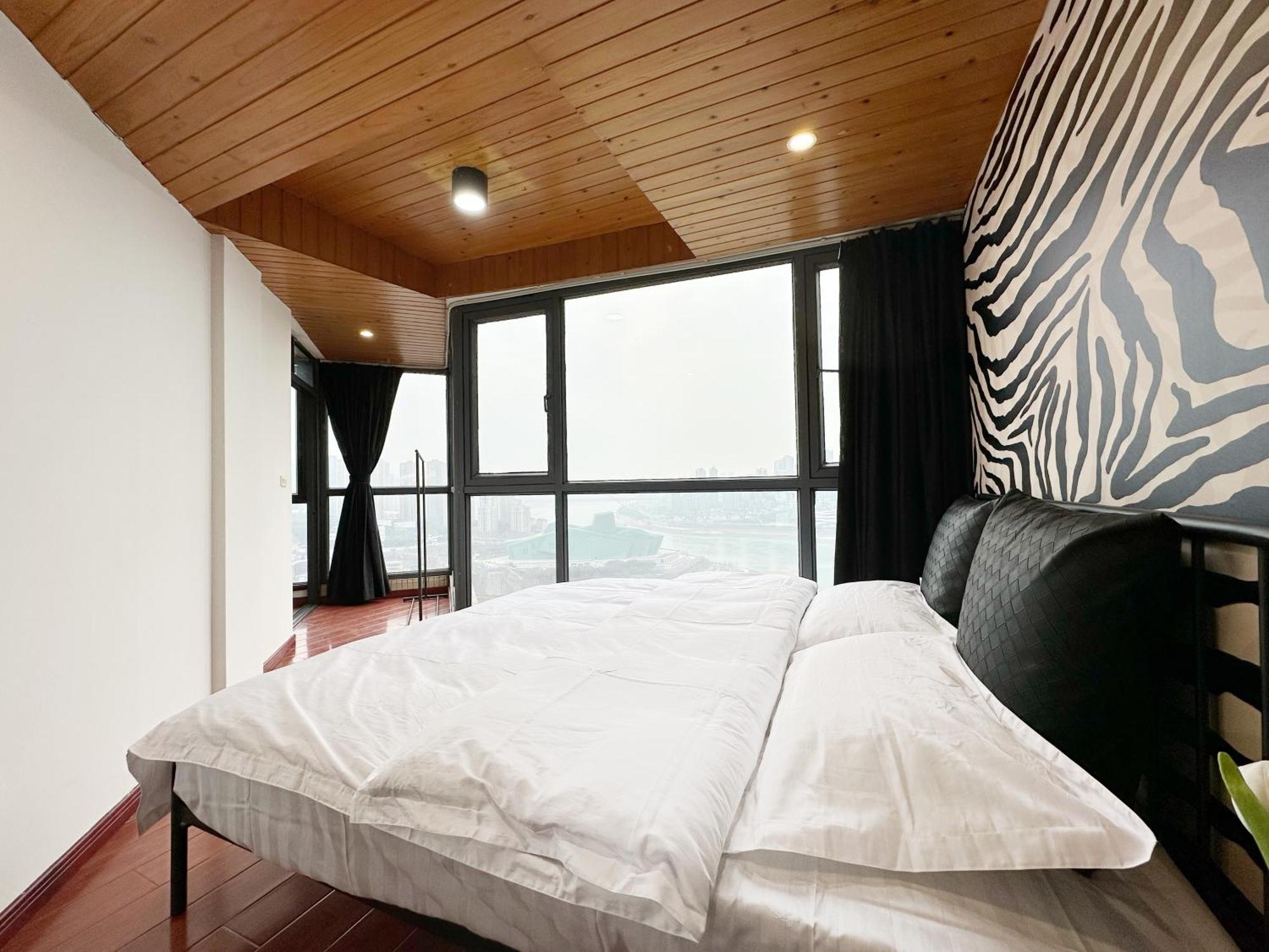 Apartment Misty Nest High Altitude River View Hongyadong Branch *