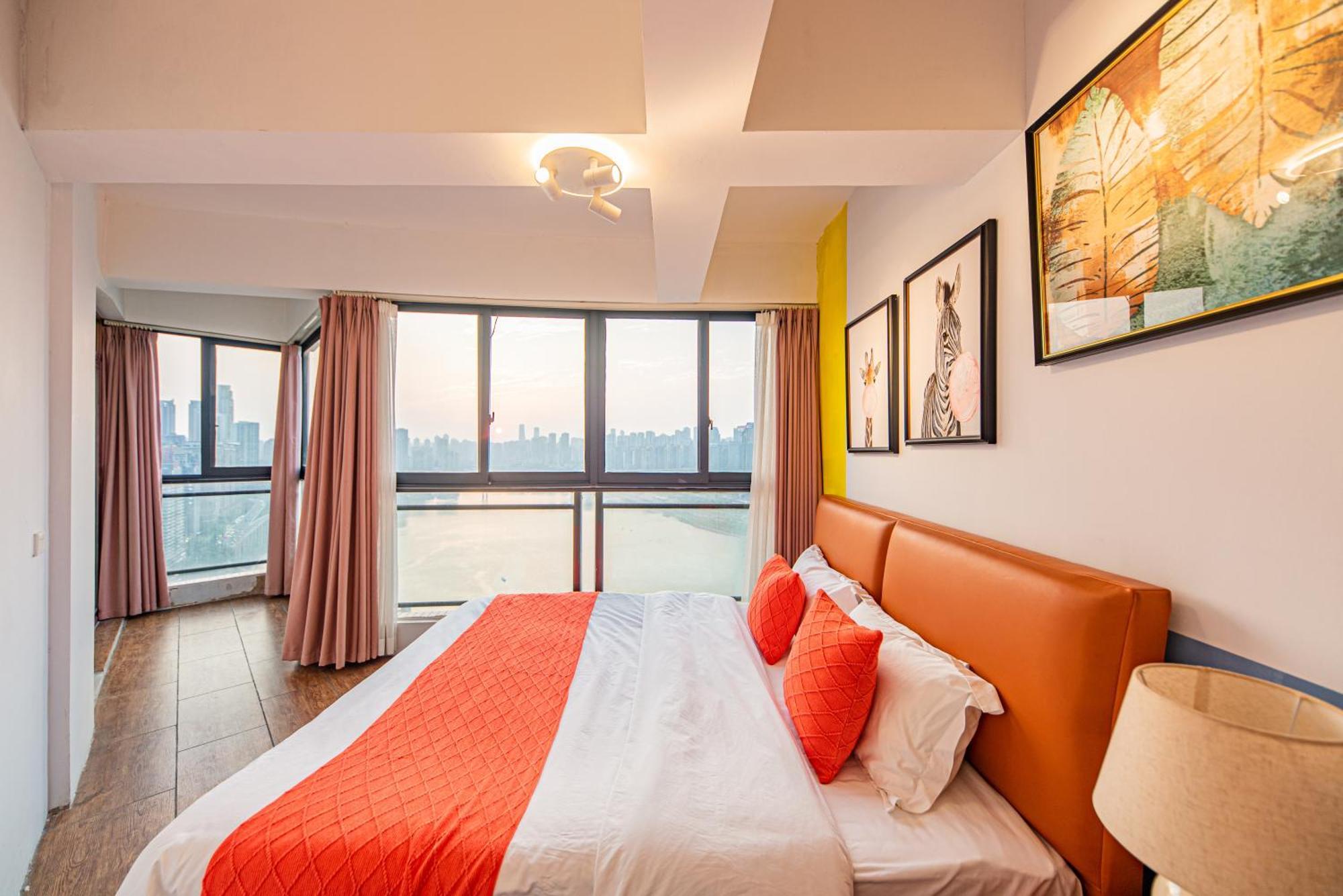 Misty Nest High Altitude River View Hongyadong Branch Apartment Chongqing