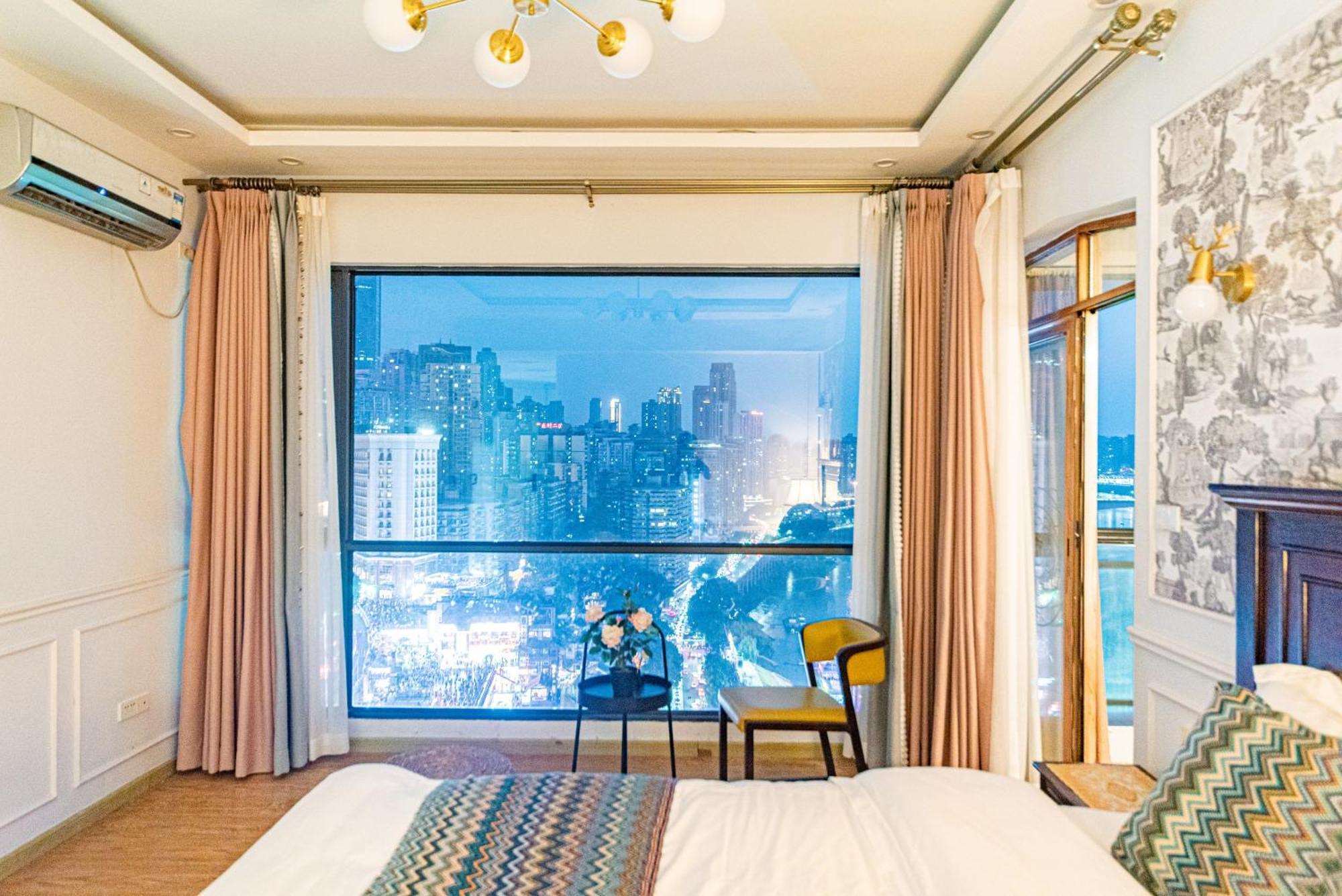 Misty Nest High Altitude River View Hongyadong Branch Apartment *